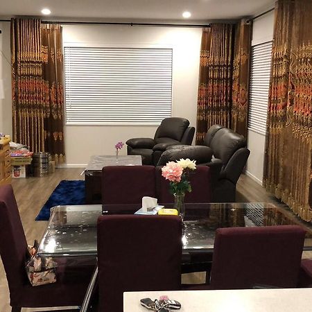 Brand New Bedroom In Karaka โอ๊คแลนด์ ภายนอก รูปภาพ